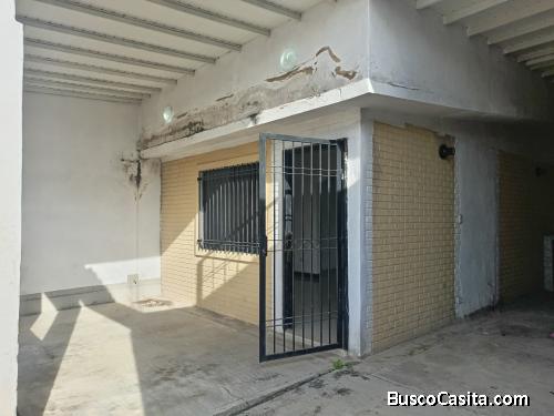 Imperium Realty vende casa en Paraparal urbanización Buenaventura