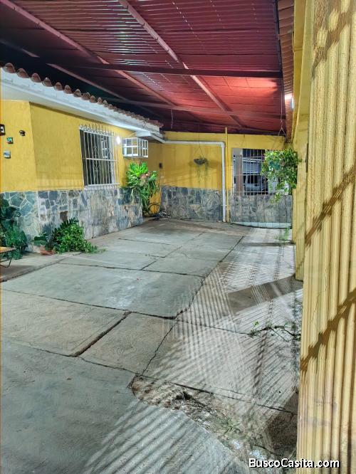 Se Vende Casa-Quinta, ubicada en Paraparal urbanización Los Cerritos - Imperium Realty