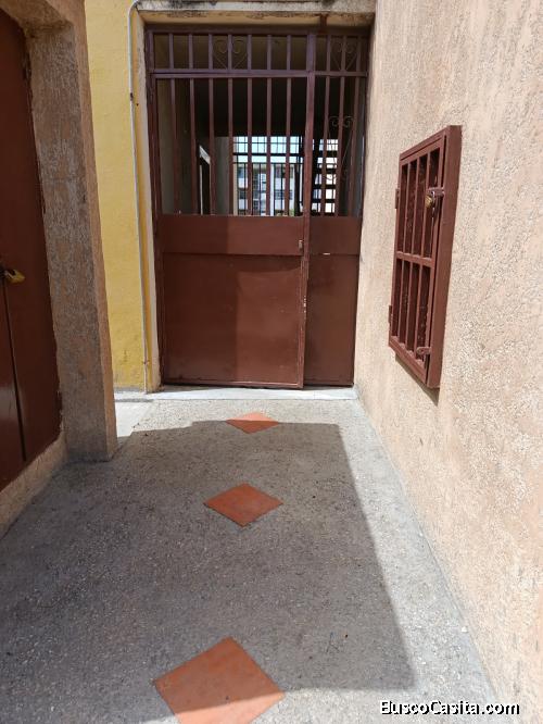 Se Vende Apartamento en Los Guayos Av. Principal Res. Los Jardines. - Imperium Realty