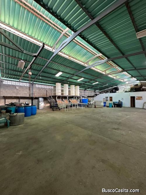 Galpón Industrial en Alquiler en Zona Industrial Palavecino con Amplias Oficinas y Seguridad