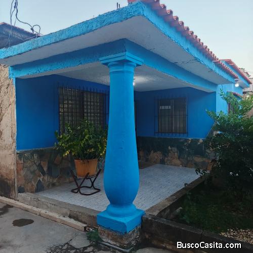 Vende casa en Urbanismo la Democracia vía el Paito - Imperium Realty 0412-383-7839