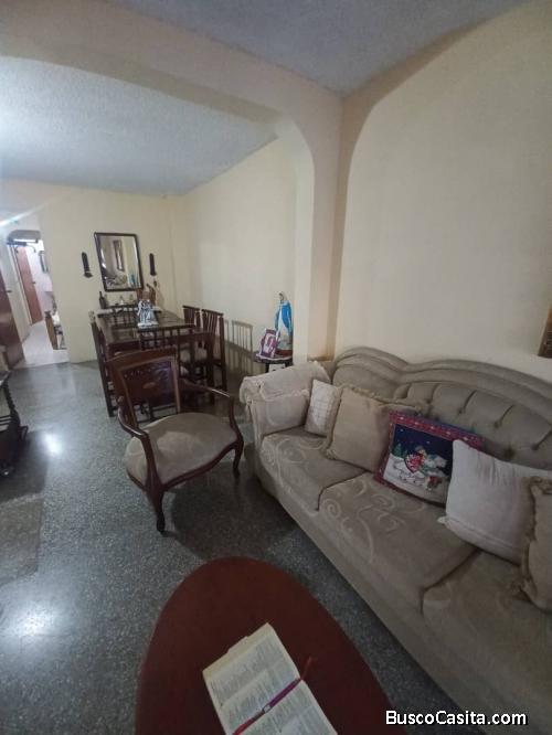 Casa en Piedra Azul, Cabudare con 5 habitaciones y 2 puestos de estacionamiento