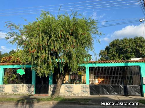 CASA URB LOS CAOBOS