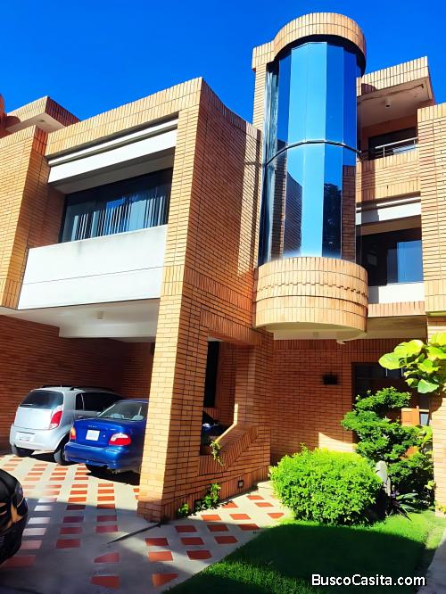 Townhouse en Conj. Res. La Montaña (Valencia, Mañongo, Trigal Norte)