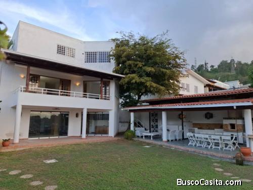 Quinta lujosa en alquiler. La Trinidad- Caracas 