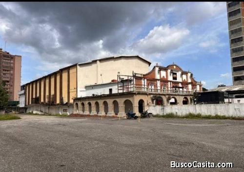 Venta de Terreno y Edificio Comercial