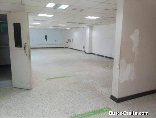 Local Comercial en alquile en CC ROPOLABELLA en el centro de Güigüe