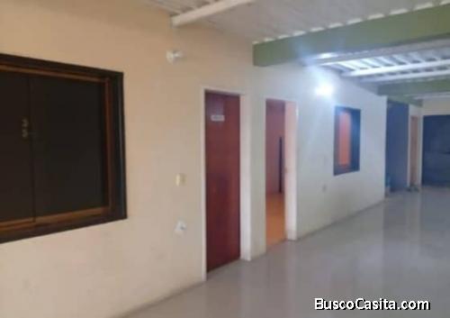 En Venta CASA Grande en Los Guayos-Valencia vía el Roble Resd. PARQUE CAMORUCO - Imperium Realty