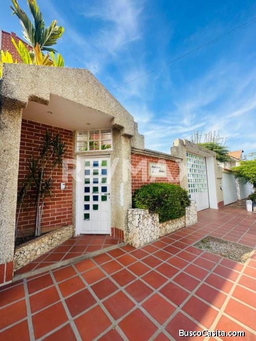 Casa En Venta Urb. La California. Remax Millenium