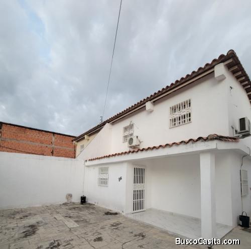 En venta  Casa estilo Townhouse en Urb. Aguasal Guacara Ciudad Alianza