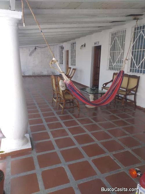 VENDO CASA URB TURUMO