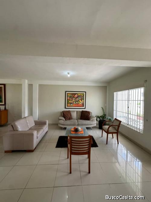 Casa quinta en Colinas del Turbio, Barquisimeto – 4 hab., 4 baños y 4 estacionamientos
