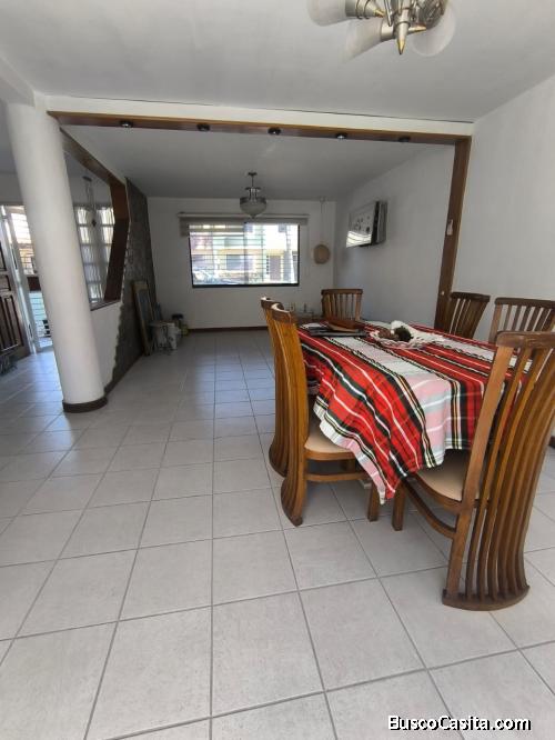 Casa en Venta en Royal Park, Amoblada y Equipada con Cocina y Área de Servicio