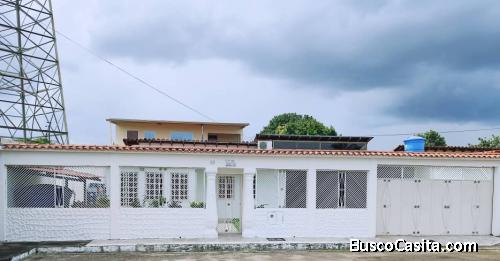 Casa en Venta en Alto Barinas, con Family Room y Parrillera de Leña