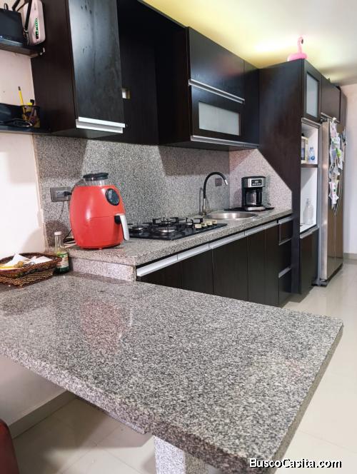En Venta Apartamento Semi Amoblado en Bosque Real, Los Guayos