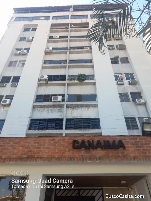 En Alquiler Apartamento en Valles de Camoruco 