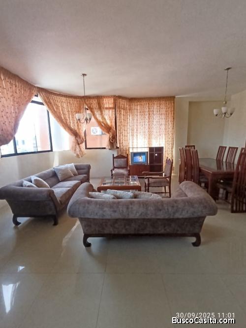 Espectacular apartamento amoblado en Las Carolinas II con 3 habitaciones y 4 baños