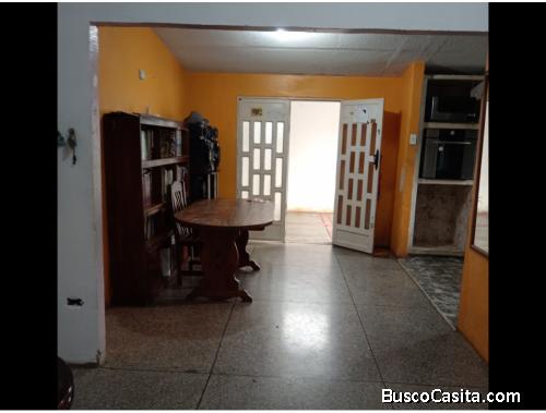 En Venta Casa de 3 Niveles en la Esmeralda San Diego