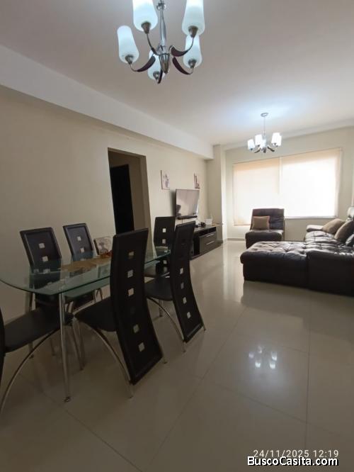 Apartamento 3h con Baño Principal, Cocina Equipada y 2 Pe en Residencias Parque Los Leones