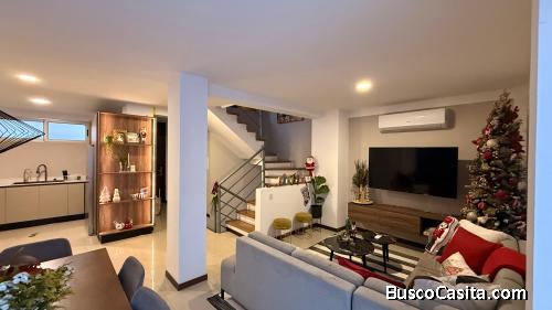 Casa 4 Niveles con Cocina Equipada, Family Room y Tanque 5.500 L en Colinas del Viento Este BQTO