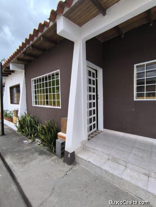 Acogedora casa Av principal Los Rastrojos conjunto cerrado, 3 hab 2 baños, 3 PE gas directo.