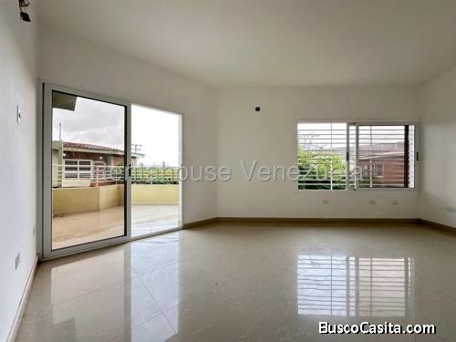 Apartamento en venta por la Av Independencia en Coro Estado Falcón, Venezuela.