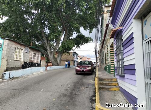 OPORTUNIDAD ÚNICA: Casa 3 Pisos | 216 m2 | 4H2 ½ B | La Pastora | Solo $35,000