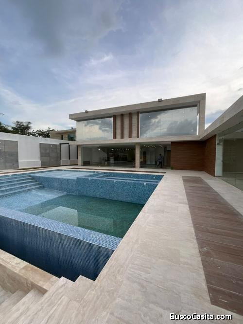 Espectacular Propiedad en Guataparo Country Club