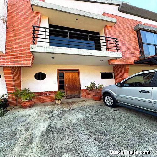 AI 3153-055 Vendo Amplio Townhouse en Residencias Camurí, Sector Manantial, Naguanagua. Edo. Carabob