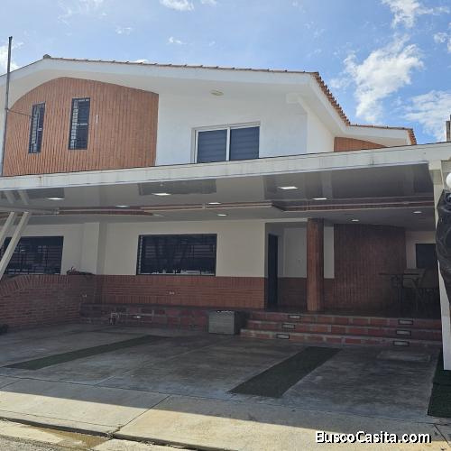 AI-3177-063 Vendo Confortable Townhouse Amoblado en la Urbanización Cumboto Norte. Puerto Cabello. E