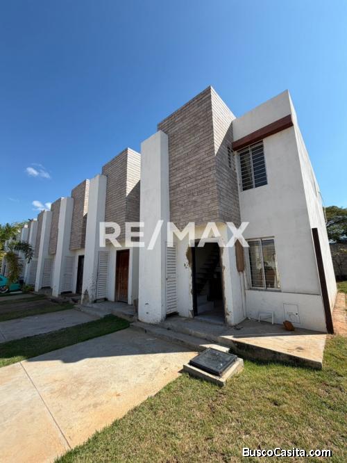 Townhouse Villa San DIego, Remax Millenium