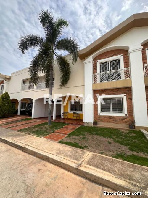 Casa Villa Española 4, Remax Millenium