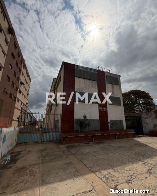 Edificio comercial av. Falcón, Remax Millenium