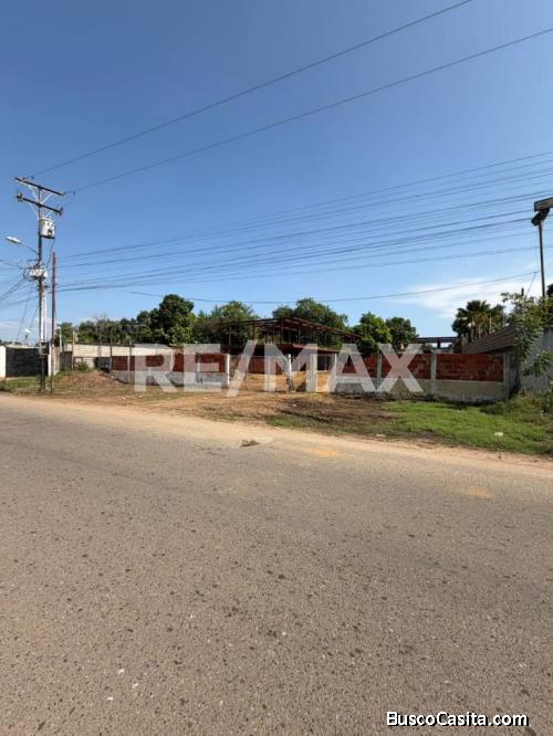 Terreno Ciudad Ojeda Calle Vargas, Av. 33, Remax Millenium