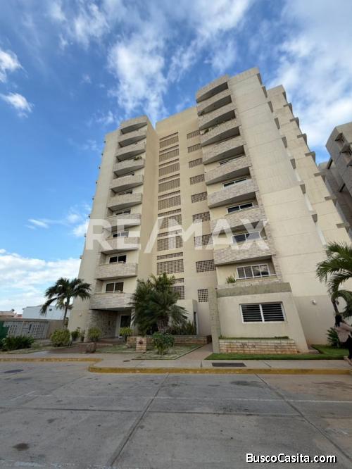 Apto. Resid. Lago Country III, Remax Millenium,,