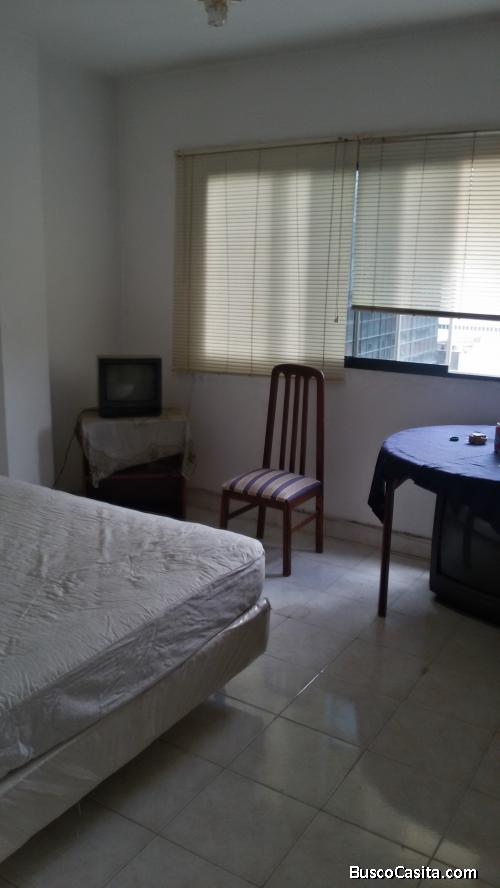 Alquilo Habitación en El Bosque Chacaito 