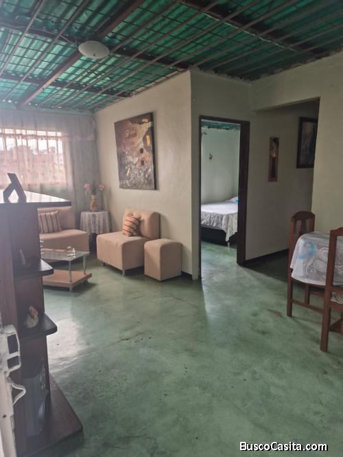 Vendo cómoda casa . genial para familia grande