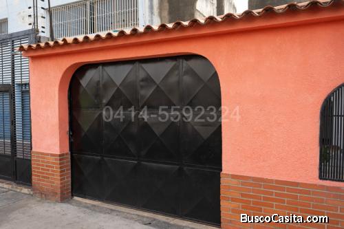 se vende casa familiar con potencial comercial