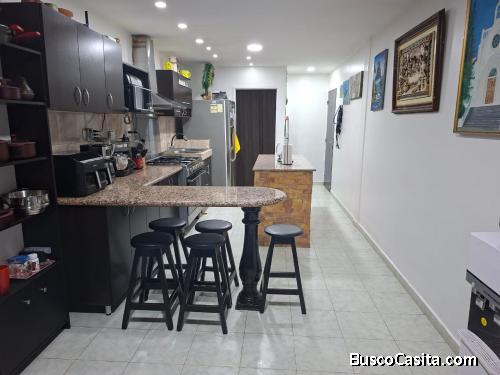 Se Vende Excelente Apartamento, con servicio de internet y gas directo, en Los Guayos- Paraparal