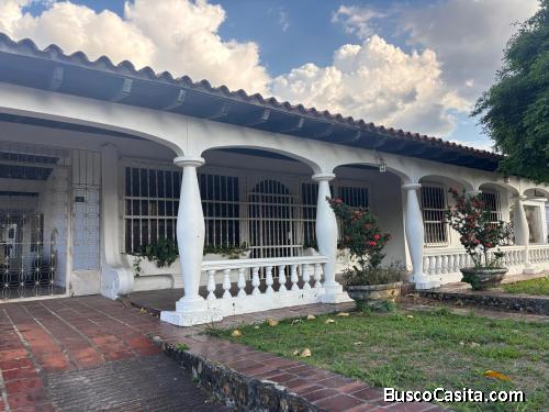 Casa Estilo Colonial, ubicada en Tocuyito, Urbanización La Esperanza