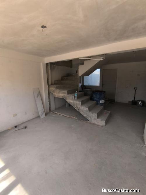 Opción 3: Venta Town House 3 Hab + Áreas Sociales | La Piedad Norte $60k