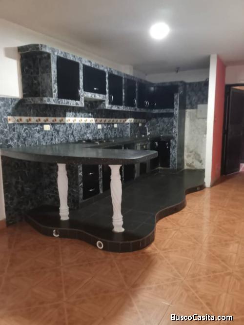 Se Alquila Amplio Apartamento en Paraparal, Los Guayos 