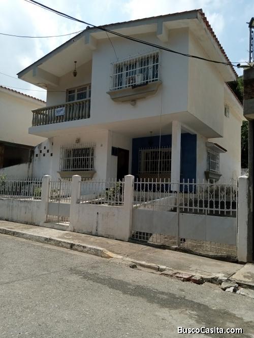 VENTA DE CASA-QUINTA URB. COLINAS DE VALLE SECO, RANCHO GRANDE PTO. CABELLO