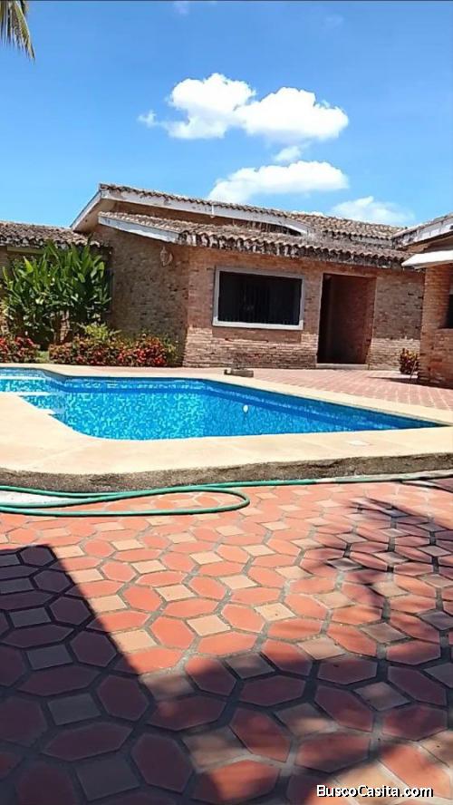 Parcela con Casa, Caney y Piscina en Safari Carabobo Country Club