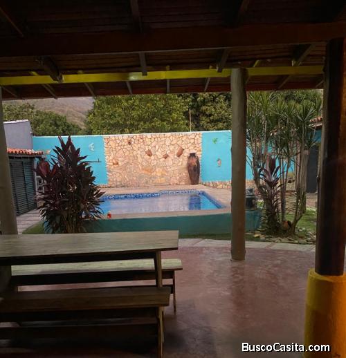 Inversión de Lujo en San Diego: Casa con Caney, Parque Infantil y Piscina