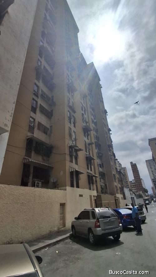 Vendo Apartamento en el Centro de Caracas 3h ,2B				