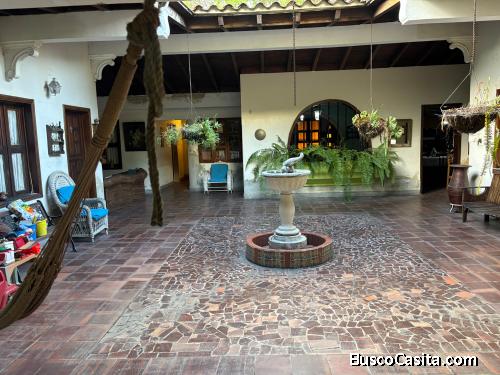 u Mansión Colonial en Tocuyito: 5 Hab, 660 m² de Construcción y Gran Caney