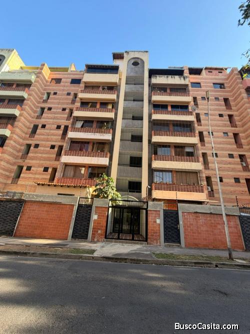 Apartamento en Urb. Campo Alegre.