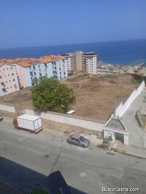 Terreno de 3,246 mts, con Anteproyecto Multifamiliar para 96 Apartamentos en La Llanada, La Guaira.
