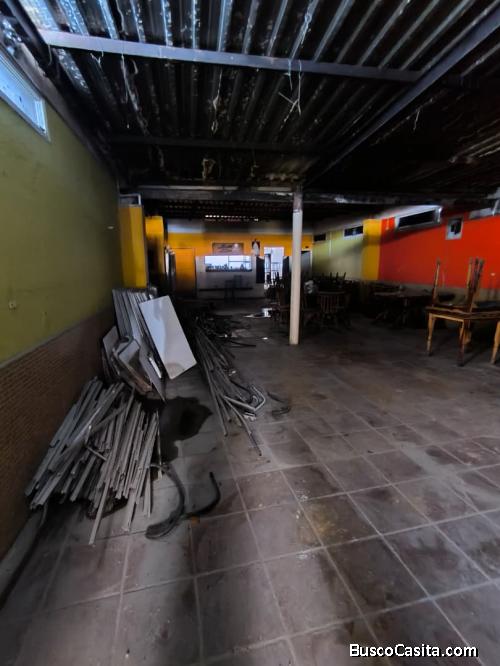 Local Comercial Con Techo De Losacero Y Cocina Industrial En El Centro 70.000$